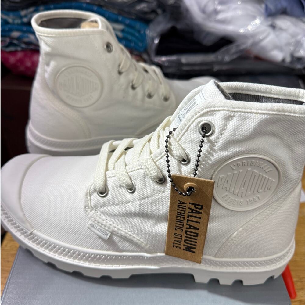 Palladium Pampa Hi white S 7.5 Lace-up Canvas Hi-top Boot Womens New in Box